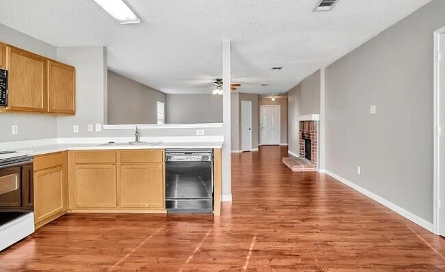 Building Photo - 5640 Ainsdale Dr