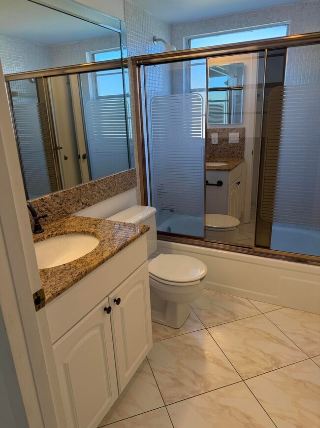 Building Photo - 332 Mansfield G