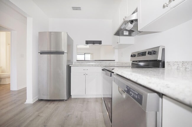 Building Photo - 5361 Treetops Dr