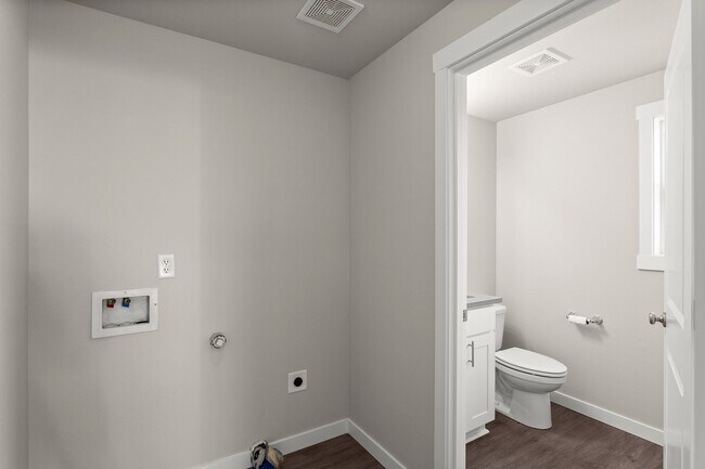 Building Photo - 5649 SE 83rd Ave