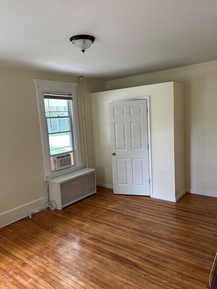 2nd Bedroom Pic 2 - 415 NY-146