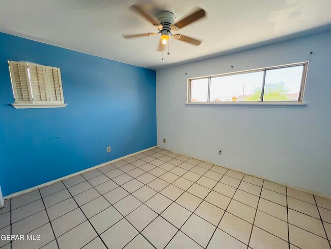 Building Photo - 356 Ridgemont Dr