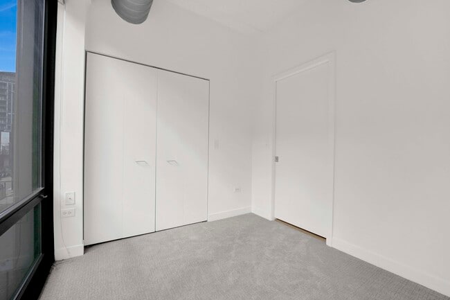 Building Photo - 660 W Wayman St