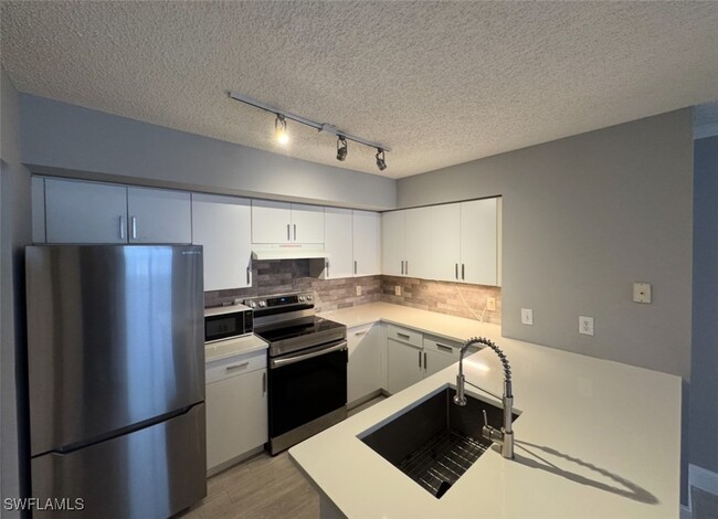 Building Photo - 8735 River Homes Lane