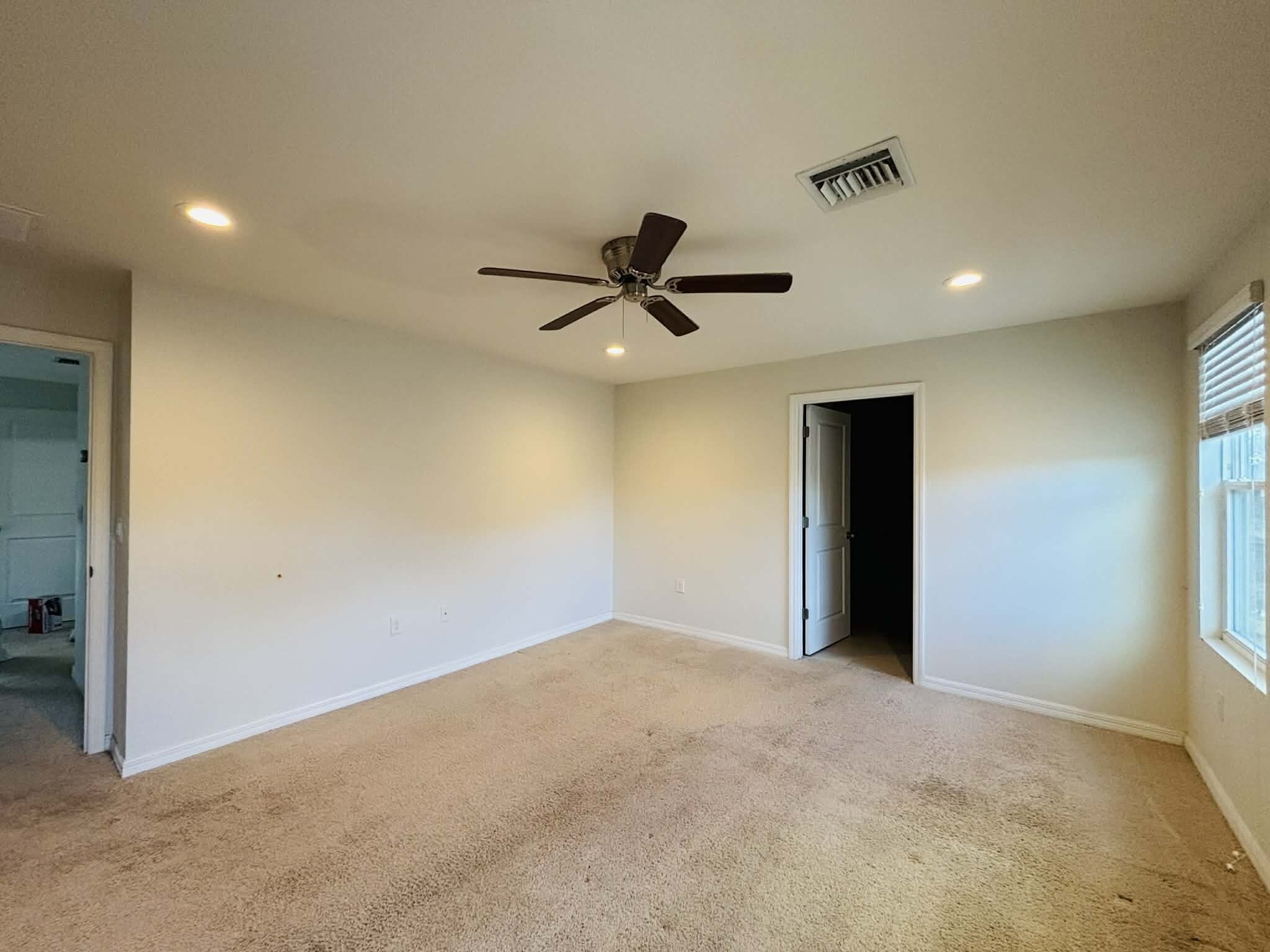 Building Photo - 110 San Carrara Ct