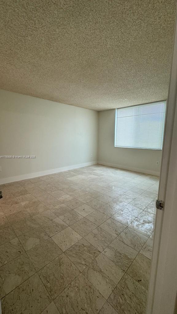 Building Photo - 2 bedroom in Hollywood FL 33021