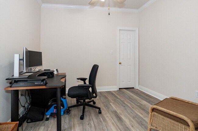 Building Photo - Historic Highland Road Beauty with Bayou V...