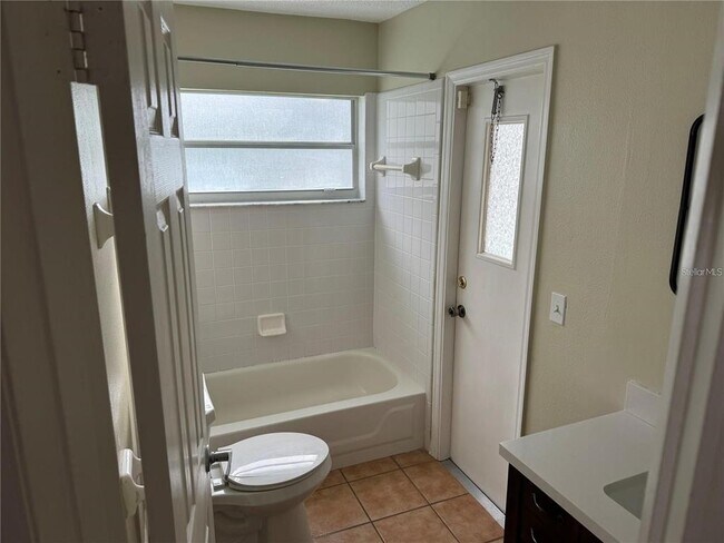 Building Photo - 7808 Laurel Oak Ln