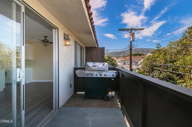 Building Photo - 1244 W 9th St