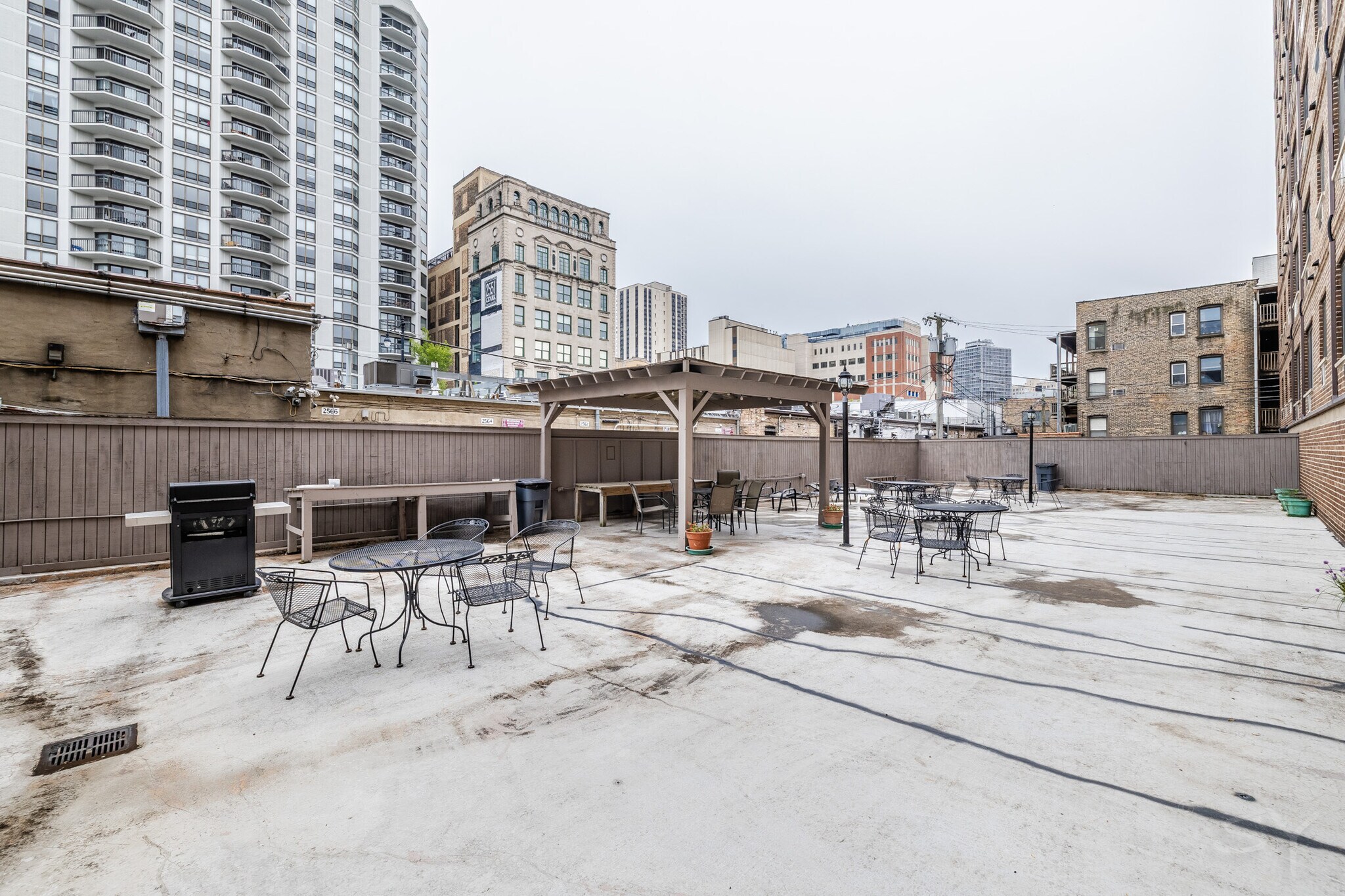 Large building sundeck - 607 W Wrightwood Ave