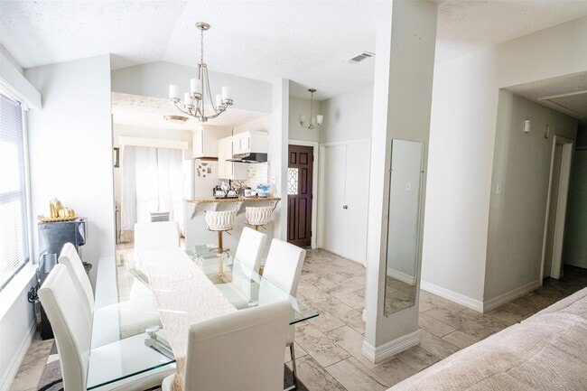 Building Photo - 2022 Crosscoach Ln