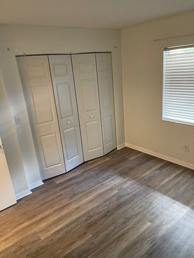 Building Photo - 817 Orchid Springs Dr