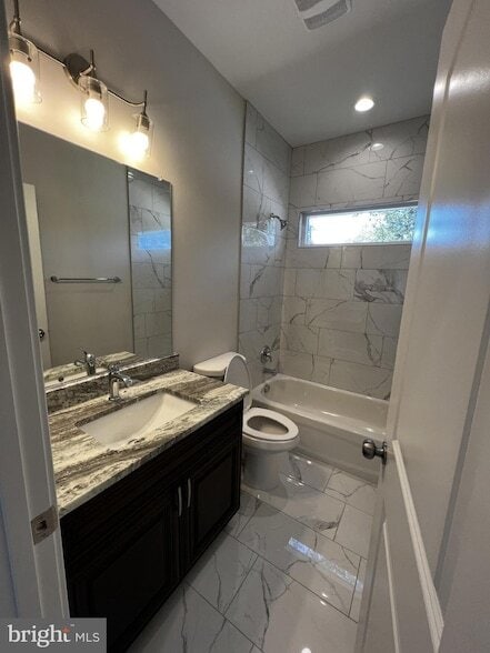 Building Photo - 38 Meadow View Ln