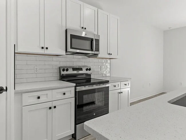 Building Photo - 1141 Edgerton Ave