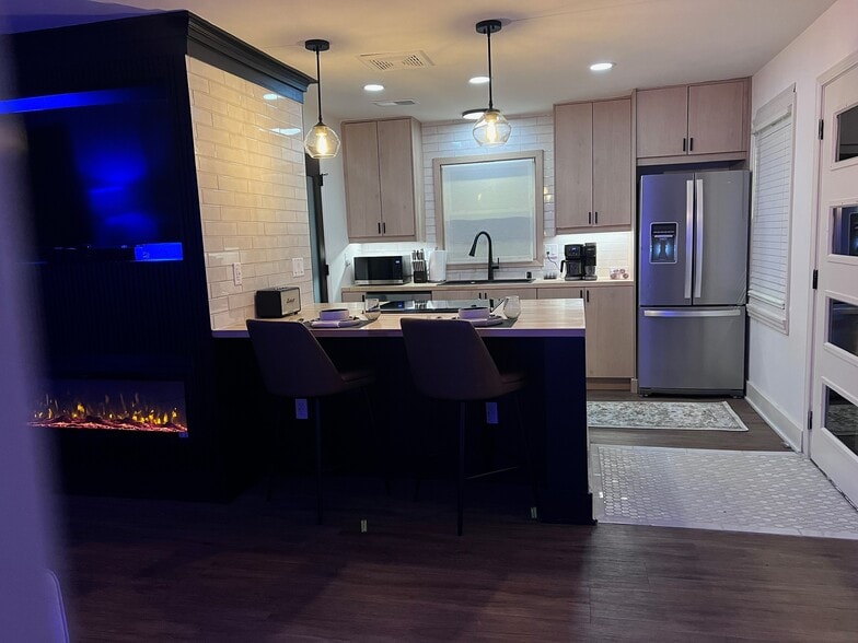 Building Photo - 5270 N 57th St