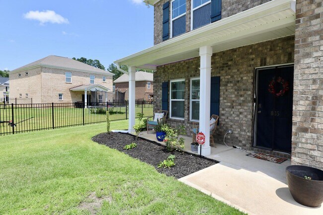 Building Photo - 835 Curlew Cir