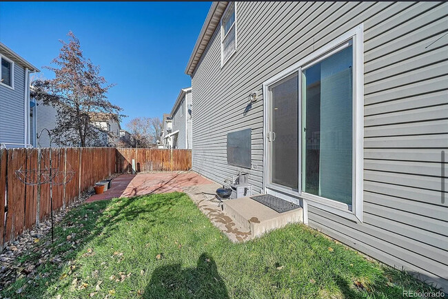 Building Photo - 8865 Meade Ct