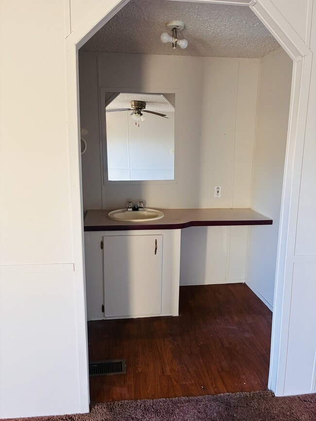 Building Photo - 101 Hill Rd