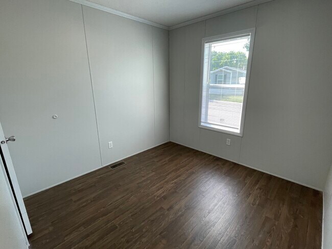 Building Photo - 37 Starling Hill Dr
