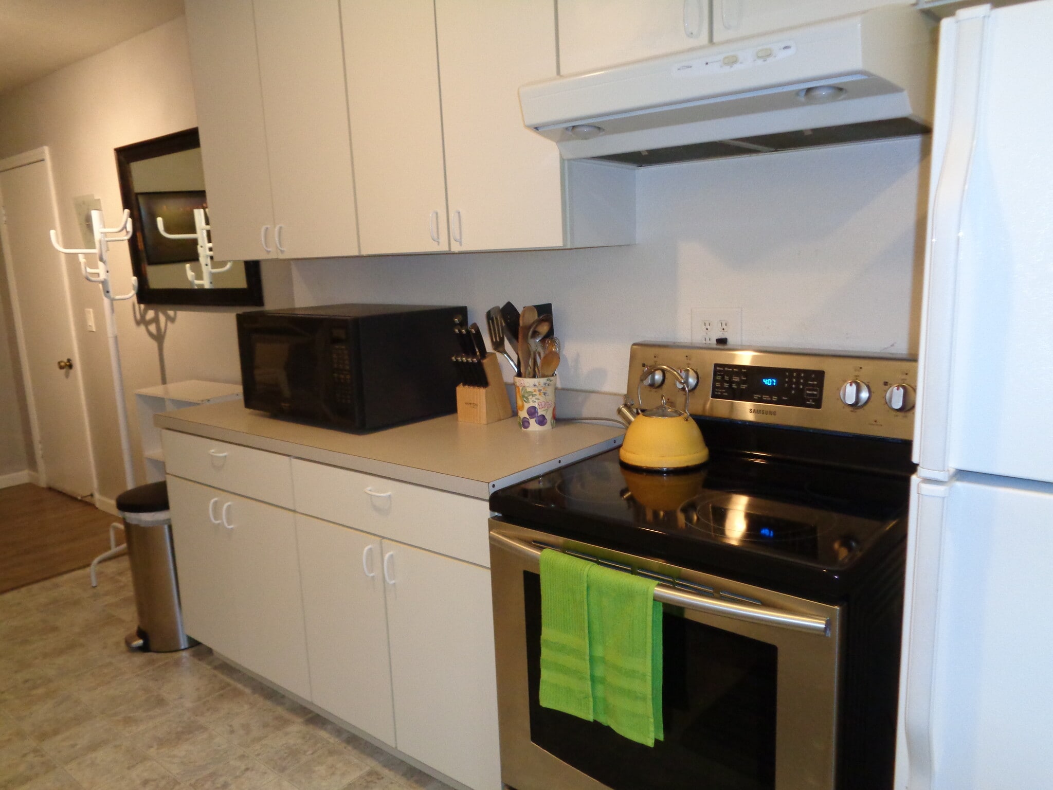 Building Photo - 9965 SW 170th Ave
