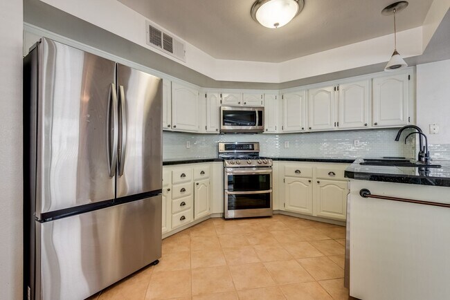 Building Photo - Desert Shores Gem with Main-Level Primary Suite & Private Wraparound Patio
