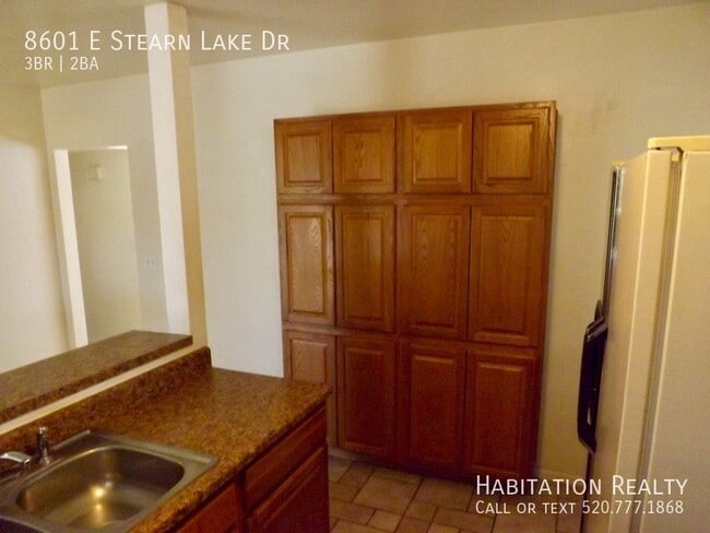 Building Photo - 8601 E Stearn Lake Dr