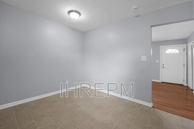 Building Photo - 6295 Faircrest Rd