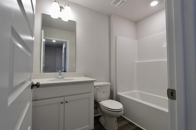 Building Photo - 323 Callie Dr