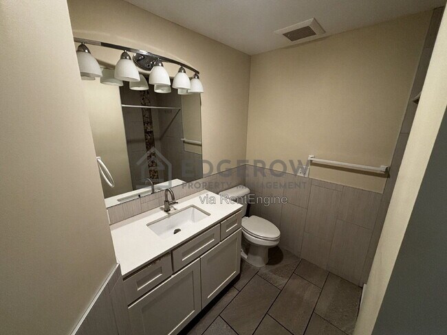 Building Photo - 1063 Quarry Ave NW