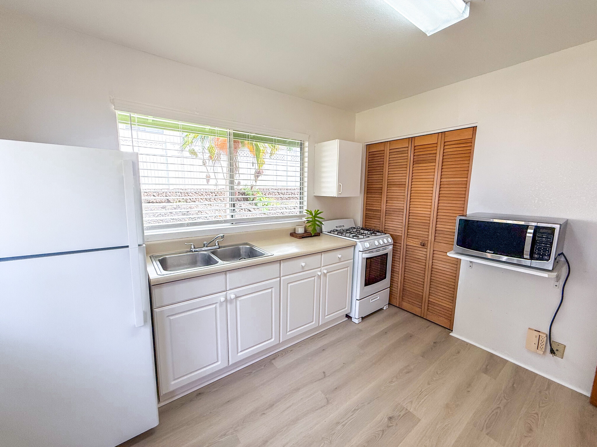 Building Photo - 73-1087 Makamaka St