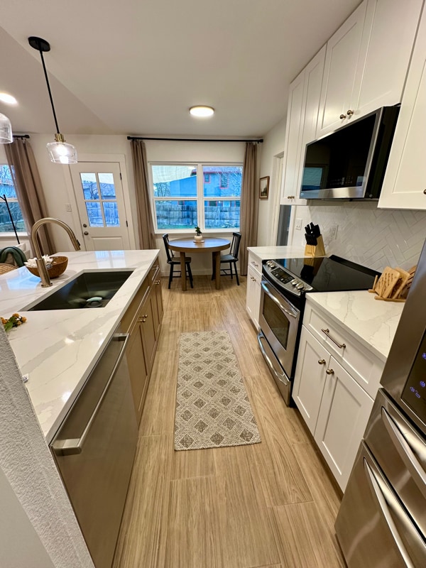 Building Photo - 6803 Hillcroft Dr