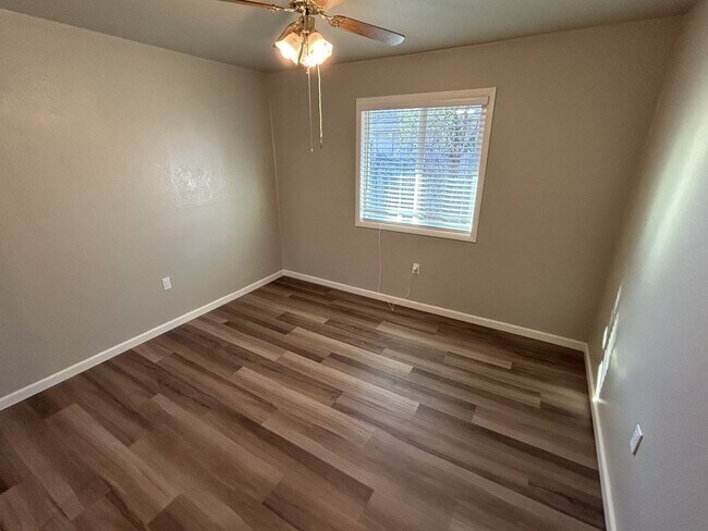 Building Photo - Comfortable 2-Bedroom Home in Anderson