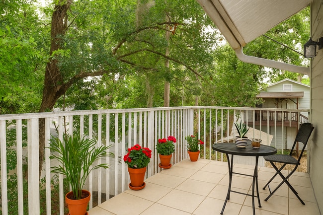 Building Photo - Downtown 3 bedroom townhome