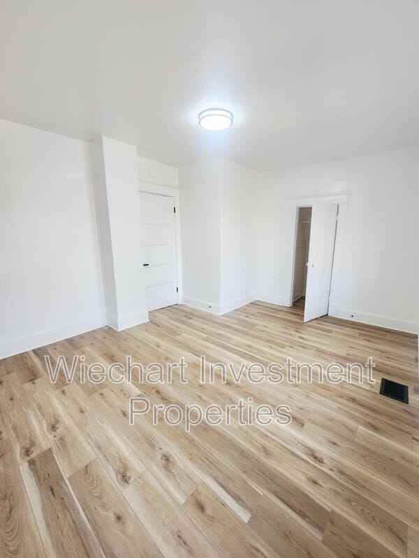 Building Photo - 426 Hazel Ave