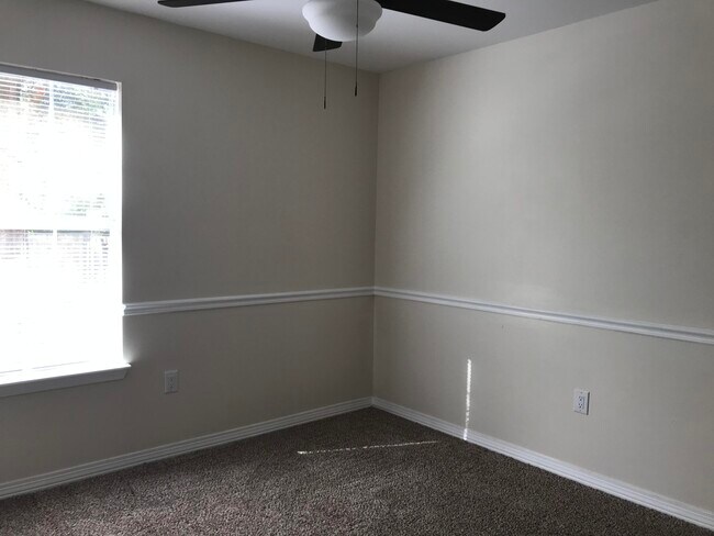 Building Photo - 113 Oak Terrace Dr