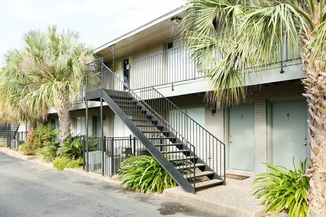 Primary Photo - Woodland Park Apartments