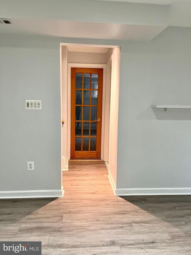 Building Photo - 518 Francis Nicholson Way