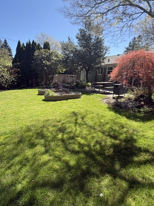 Building Photo - |NEW| ~ Charming Cedar Hills Ranch – Great Location! ~ Accepting Applications April 26 @ 5AM!