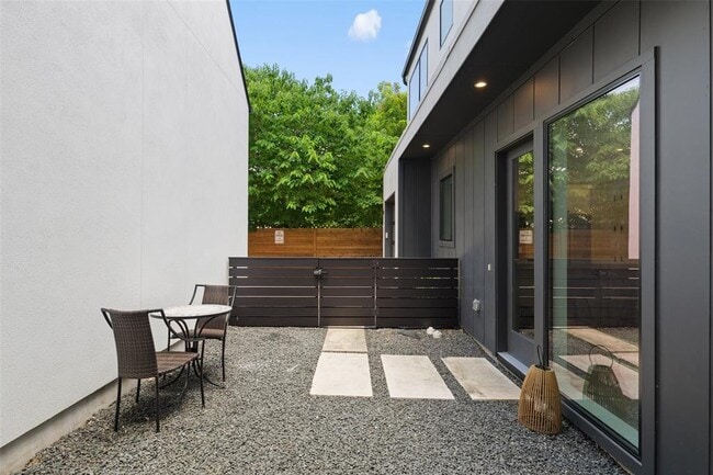 Building Photo - 1903 Frazier Ave