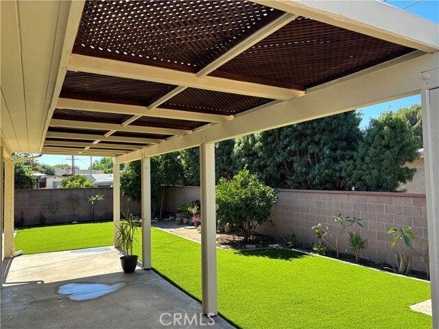 Building Photo - 831 Carob St
