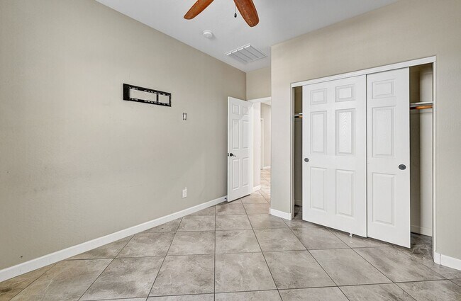 Building Photo - 3631 E Sophie Ln