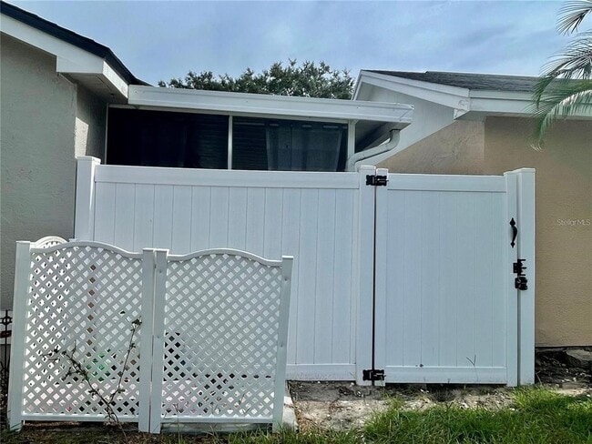 Building Photo - 116 Deer Song Dr