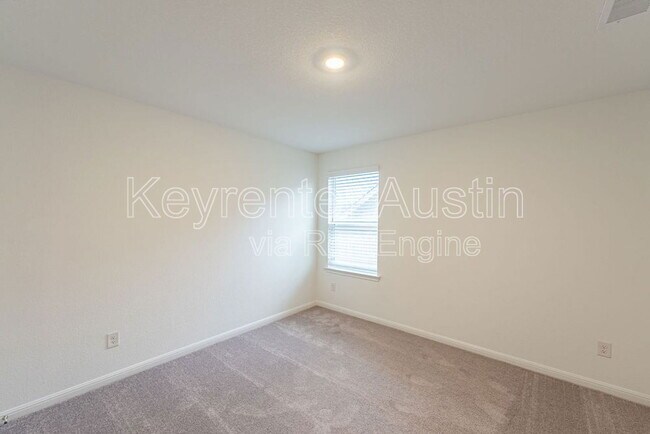 Building Photo - 210 Flowers Ave