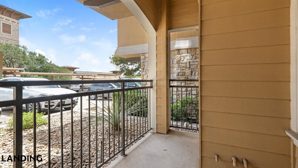 Building Photo - 6500 Champion Grandview Way