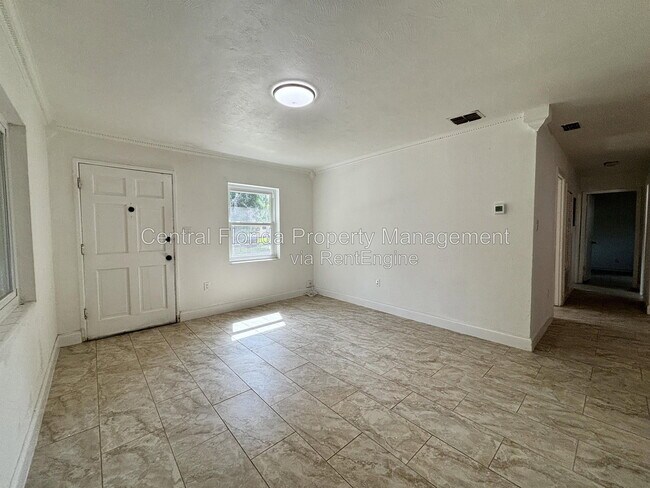 Building Photo - 4606 Meadowbrook Ave