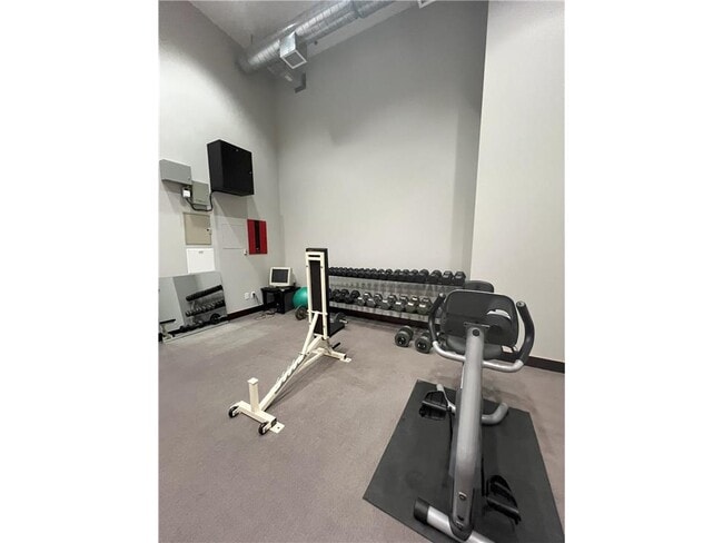 Building Photo - 214 4th St E