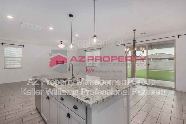 Building Photo - 14031 W Pershing St
