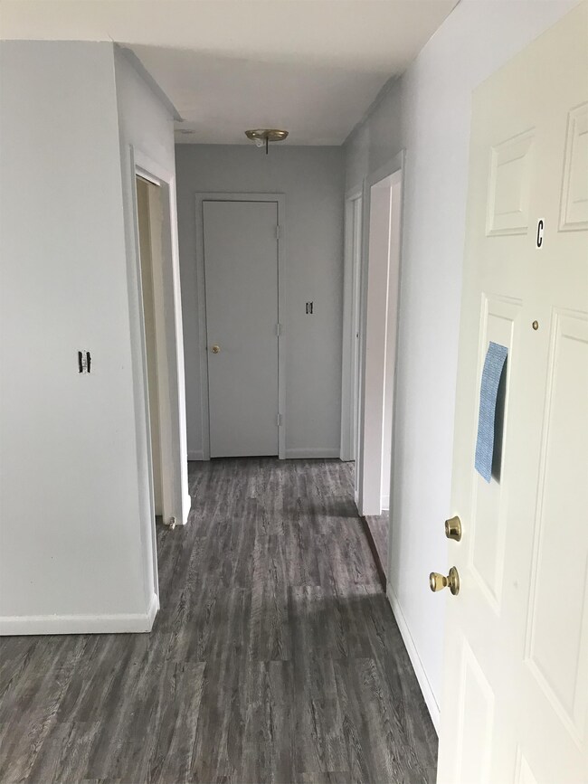 Building Photo - 252 Mayfield Ave