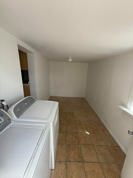 Building Photo - 415 9th Ave