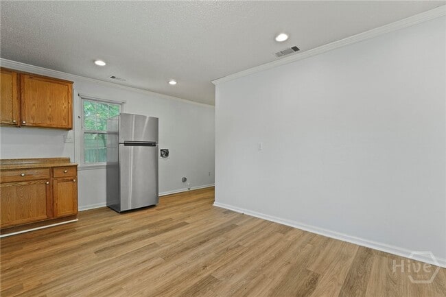 Building Photo - 2109 E 56th St